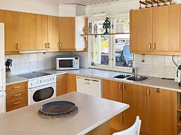 12 Person Holiday Home in Lysekil-by Traum