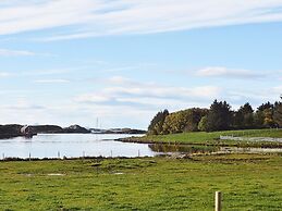 6 Person Holiday Home in Bud-by Traum