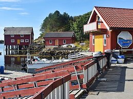 6 Person Holiday Home in Bud-by Traum