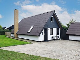 6 Person Holiday Home in Thyholm-by Traum