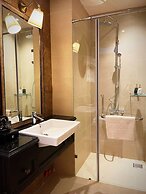 Maccal Hotel