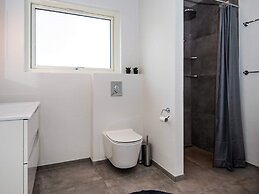 Luxury Lakeside Retreat-by Traum