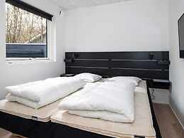 Luxury Lakeside Retreat-by Traum