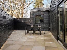 Luxury Lakeside Retreat-by Traum