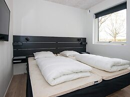 Luxury Lakeside Retreat-by Traum