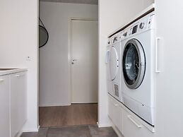 Luxury Lakeside Retreat-by Traum