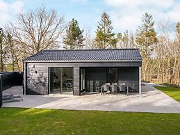 Luxury Lakeside Retreat-by Traum