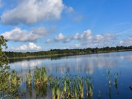 Luxury Lakeside Retreat-by Traum