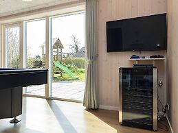 14 Person Holiday Home in Hadsund