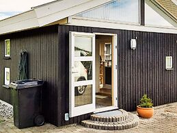 6 Person Holiday Home in Egernsund