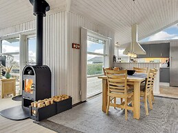 6 Person Holiday Home in Egernsund