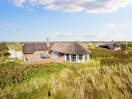 10 Person Holiday Home in Ringkobing