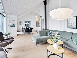 14 Person Holiday Home in Vaeggerlose