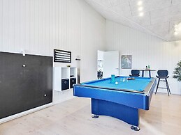 14 Person Holiday Home in Vaeggerlose