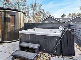 14 Person Holiday Home in Vaeggerlose