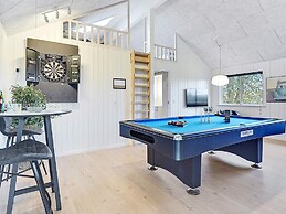 14 Person Holiday Home in Vaeggerlose