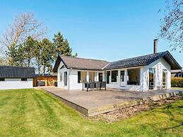 7 Person Holiday Home in Dannemare