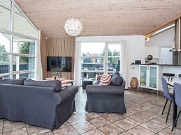 12 Person Holiday Home in Ebeltoft-by Traum