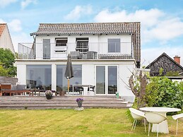 8 Person Holiday Home in Praesto