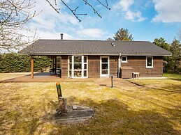 6 Person Holiday Home in Logstor