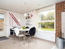 6 Person Holiday Home in Hemmet