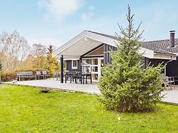 10 Person Holiday Home in Hojby