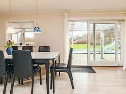10 Person Holiday Home in Rodvig Stevns-by Traum