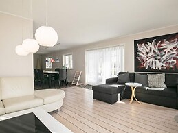 10 Person Holiday Home in Rodvig Stevns-by Traum