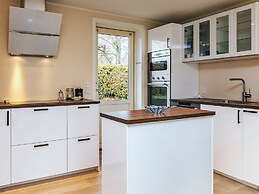 10 Person Holiday Home in Rodvig Stevns-by Traum