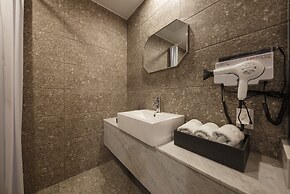 Wall Hotel Cheonan Cheongsu