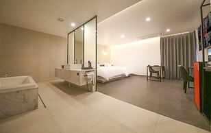 Wall Hotel Cheonan Cheongsu