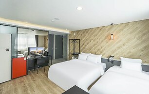 Wall Hotel Cheonan Cheongsu