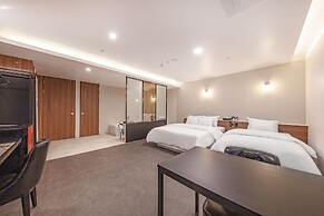 Wall Hotel Cheonan Cheongsu