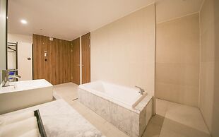 Wall Hotel Cheonan Cheongsu