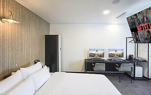 Wall Hotel Cheonan Cheongsu