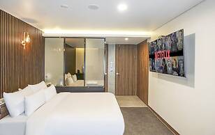 Wall Hotel Cheonan Cheongsu