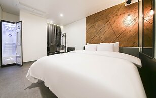 Wall Hotel Cheonan Cheongsu