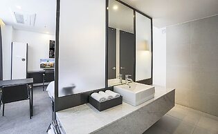 Wall Hotel Cheonan Cheongsu