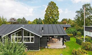 5 Person Holiday Home in Malling-by Traum
