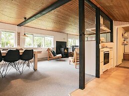 6 Person Holiday Home in Blavand