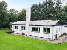 6 Person Holiday Home in Blavand