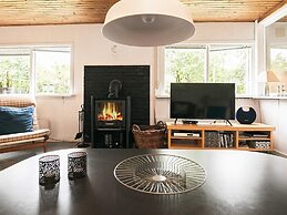 6 Person Holiday Home in Blavand