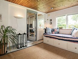 6 Person Holiday Home in Blavand