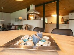 6 Person Holiday Home in Blavand