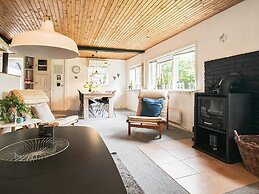 6 Person Holiday Home in Blavand