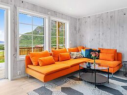 6 Person Holiday Home in Bindalseidet