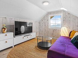 6 Person Holiday Home in Bindalseidet