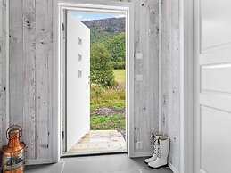 6 Person Holiday Home in Bindalseidet