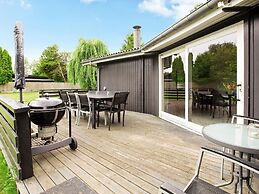 10 Person Holiday Home in Vaeggerlose-by Traum