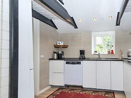 Enchanting Cottage With Whirlpool-by Traum